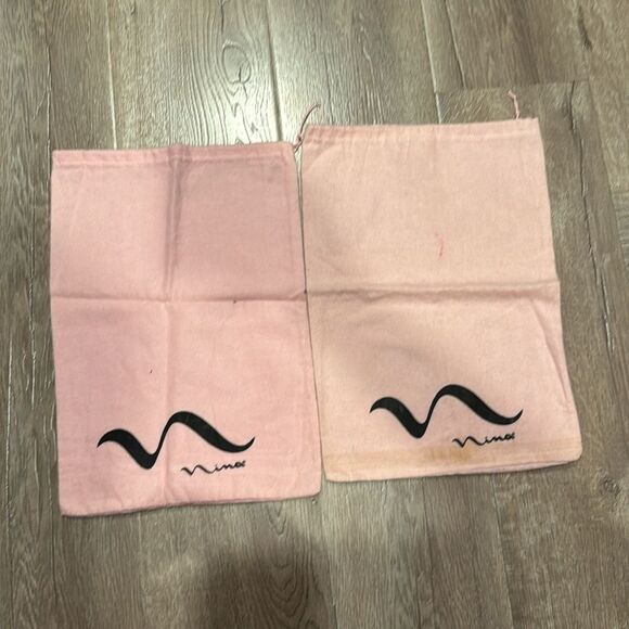 🎉1 hr sale🎉Nina dust bag👡 - Picture 5 of 5